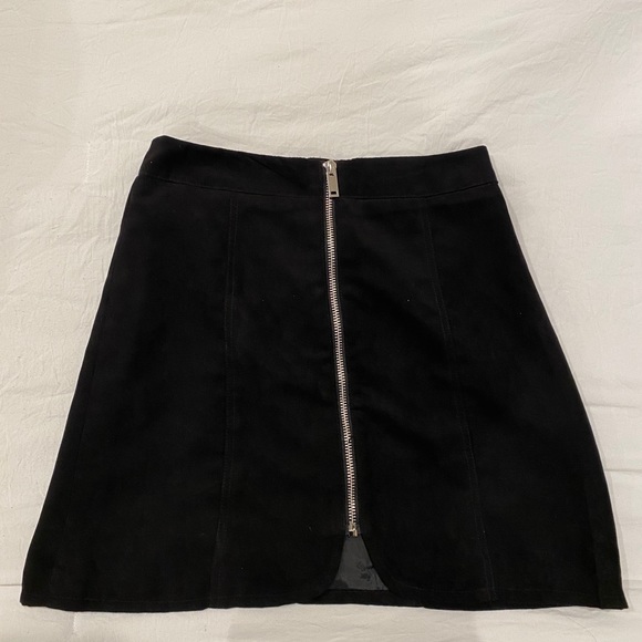 Black Skirt - Picture 1 of 3